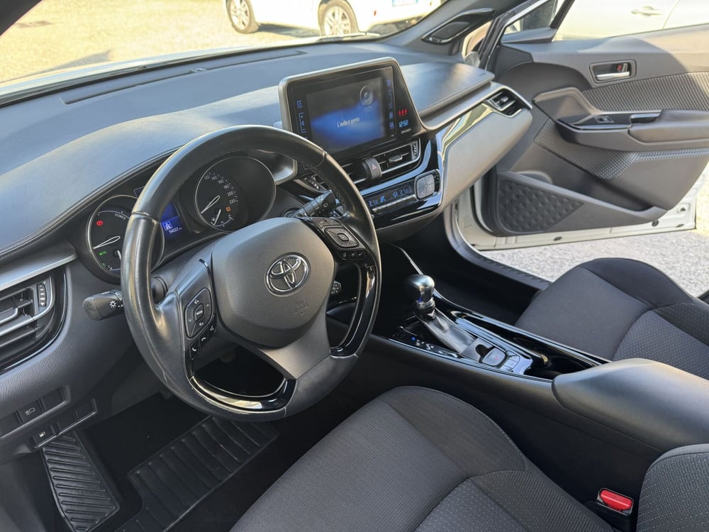 Toyota Toyota C-HR usata a Como (10)