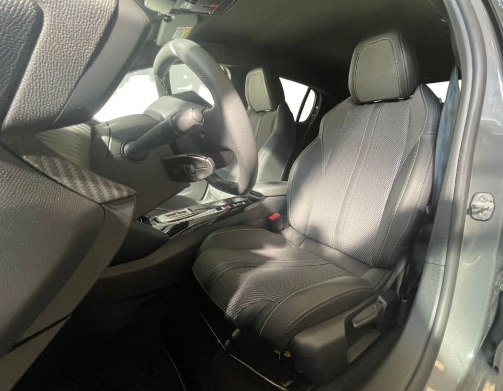 Peugeot 208 nuova a Ferrara (12)