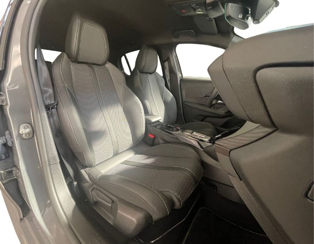 Peugeot 208 nuova a Ferrara (5)