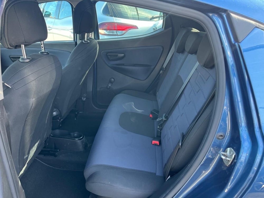 Lancia Ypsilon usata a Milano (14)