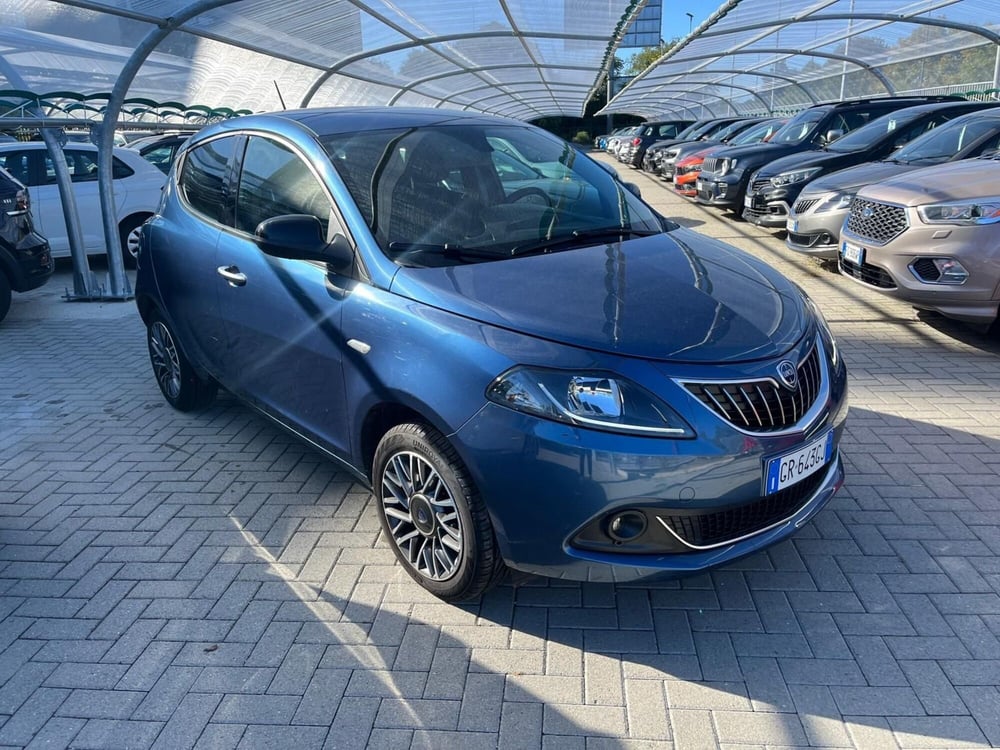 Lancia Ypsilon usata a Milano (3)