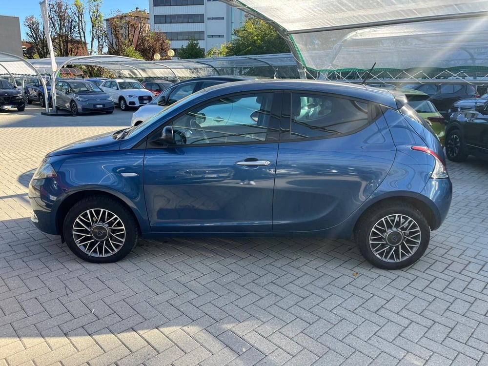 Lancia Ypsilon usata a Milano (5)