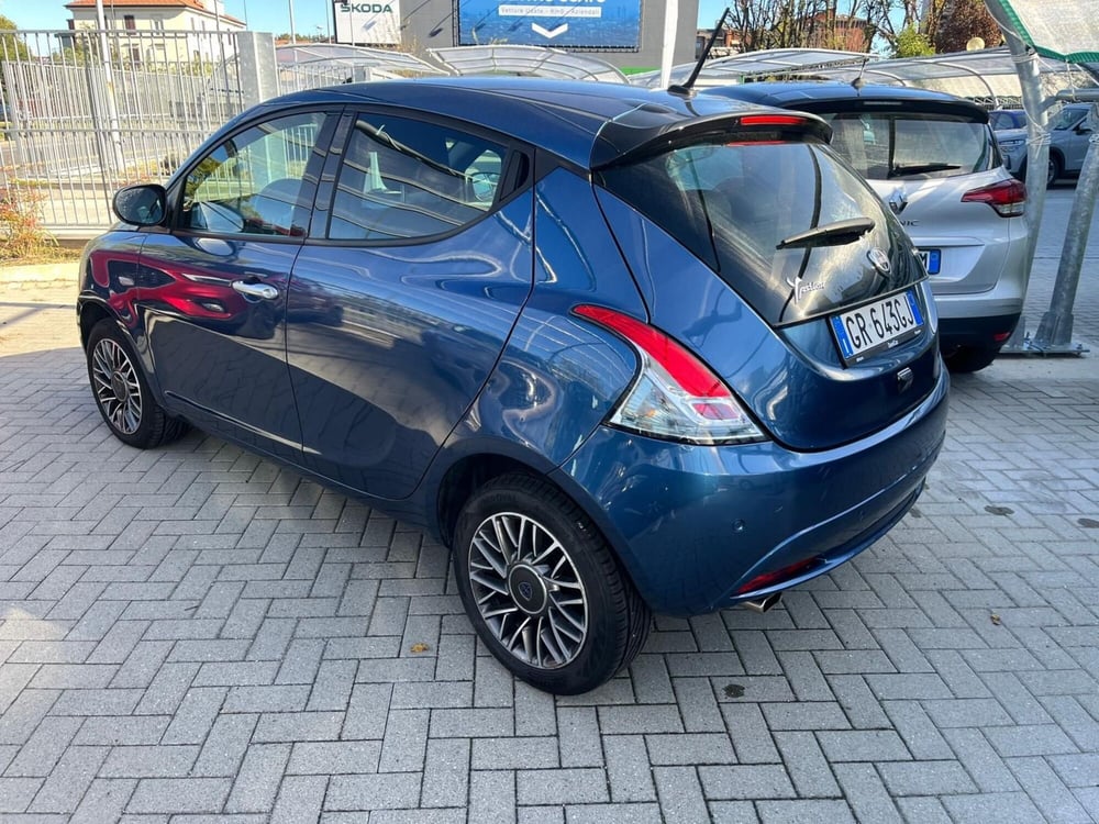 Lancia Ypsilon usata a Milano (7)