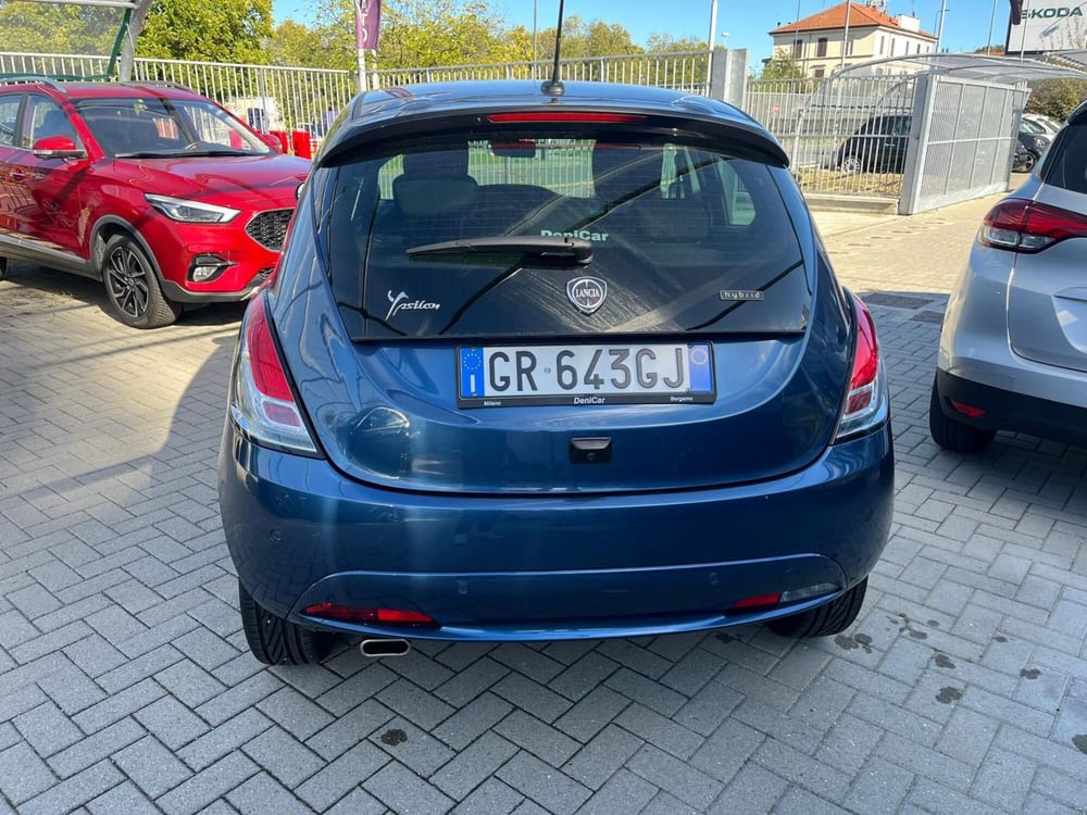 Lancia Ypsilon usata a Milano (8)