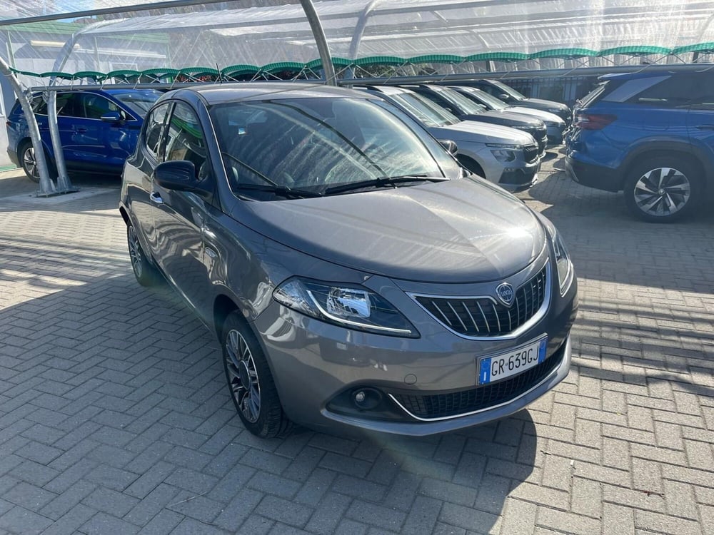 Lancia Ypsilon usata a Milano (3)
