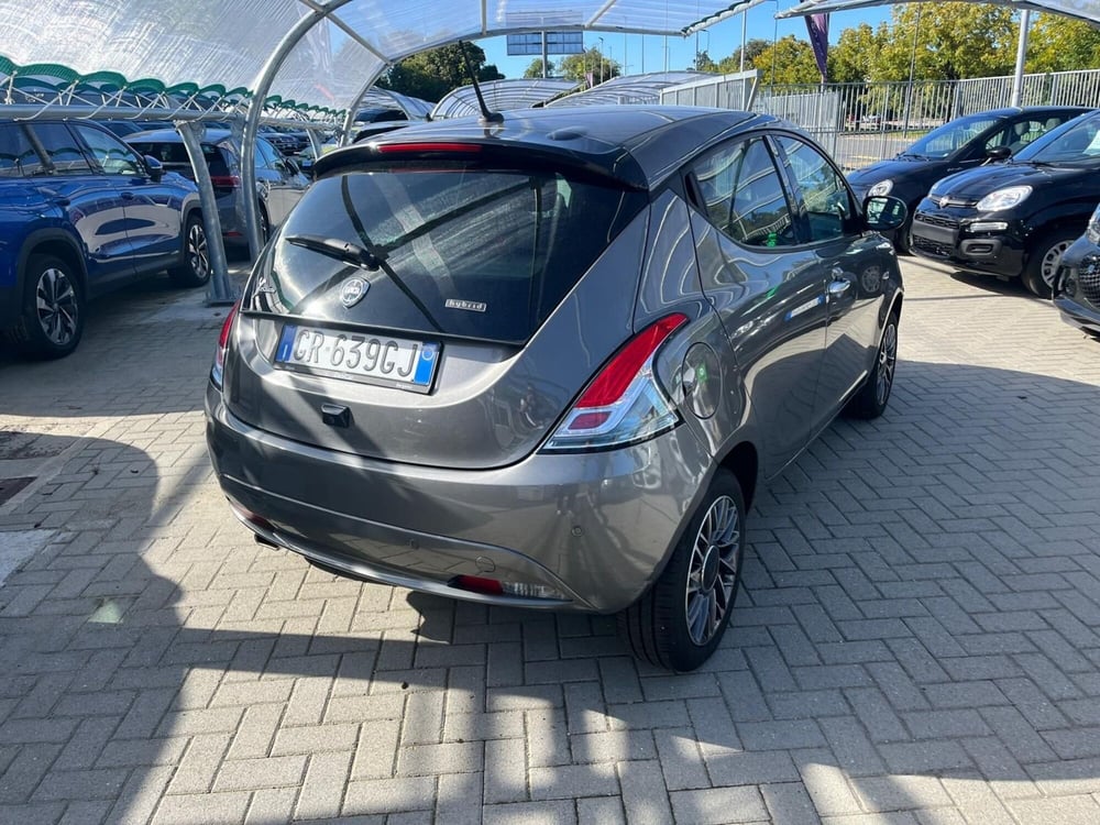 Lancia Ypsilon usata a Milano (6)