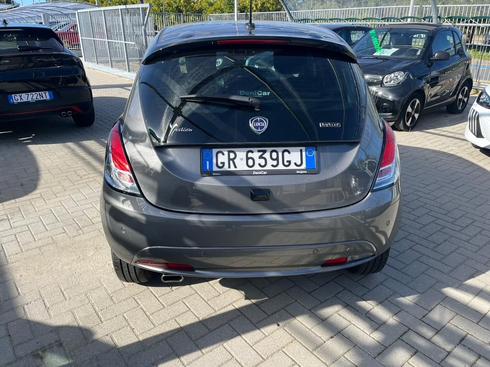 Lancia Ypsilon usata a Milano (8)