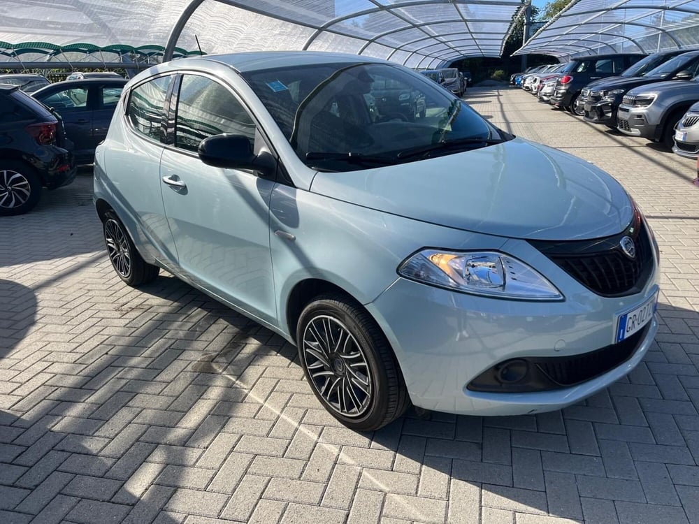 Lancia Ypsilon usata a Milano (3)