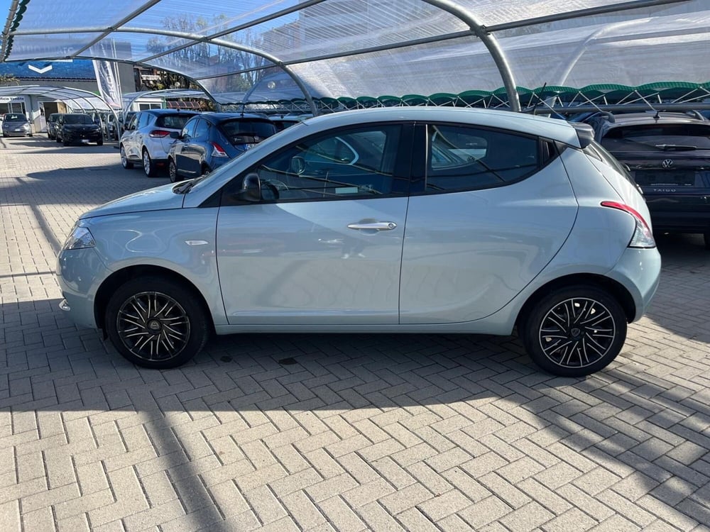 Lancia Ypsilon usata a Milano (5)