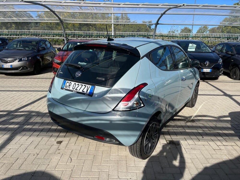 Lancia Ypsilon usata a Milano (6)