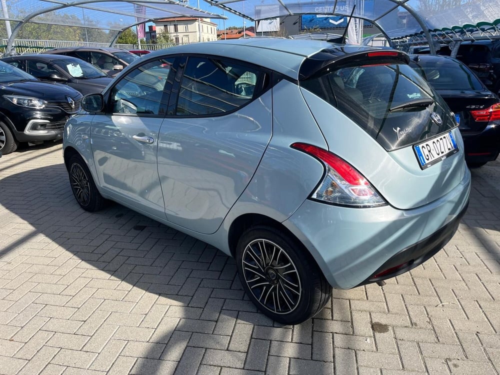 Lancia Ypsilon usata a Milano (7)