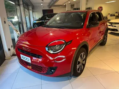 Fiat 600 1.2 hybrid Pop 110cv auto nuova a Milano