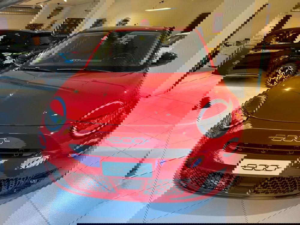 Fiat 600 nuova a Milano (2)