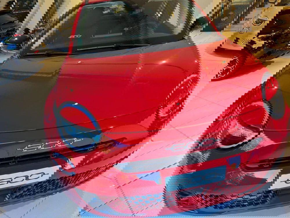 Fiat 600 nuova a Milano (3)