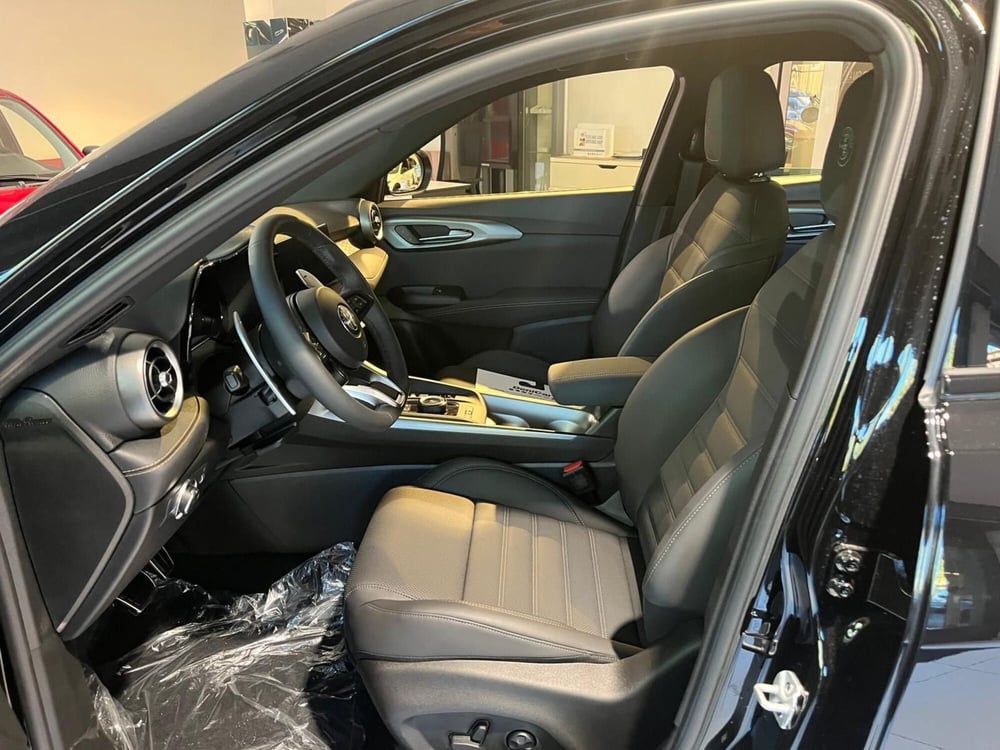 Alfa Romeo Tonale nuova a Milano (11)