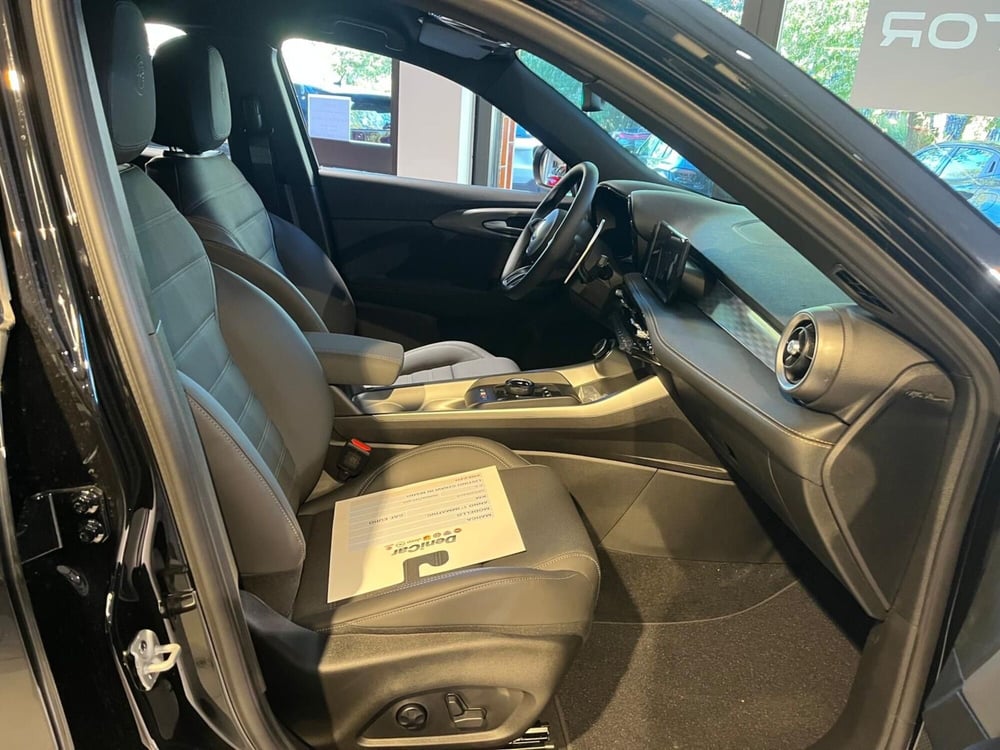 Alfa Romeo Tonale nuova a Milano (12)