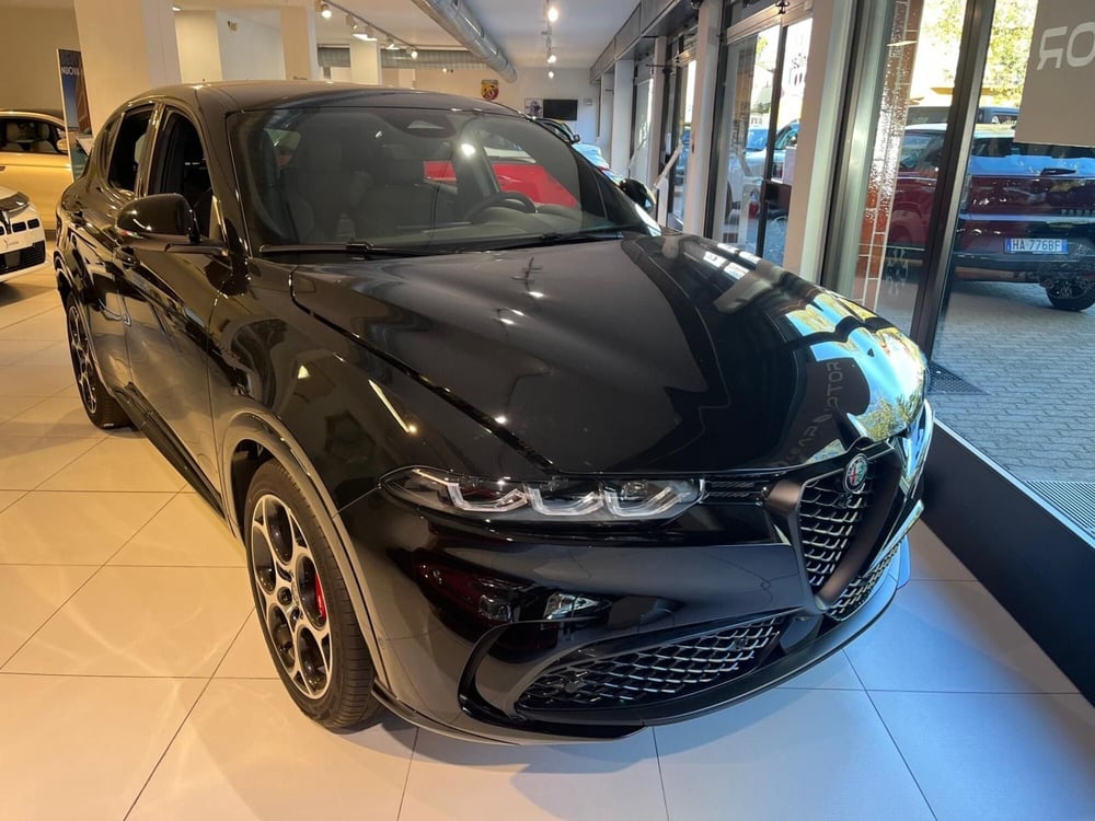 Alfa Romeo Tonale nuova a Milano (3)