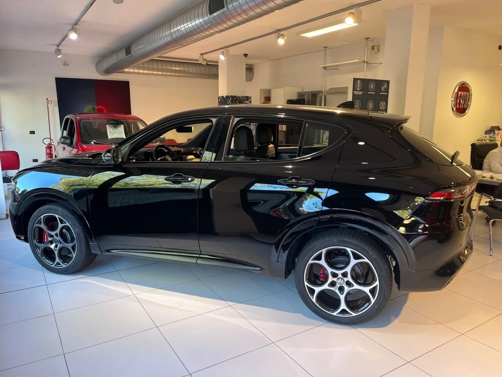 Alfa Romeo Tonale nuova a Milano (5)