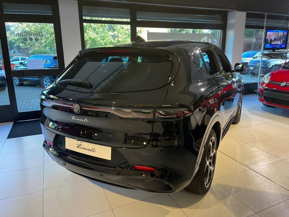 Alfa Romeo Tonale nuova a Milano (7)