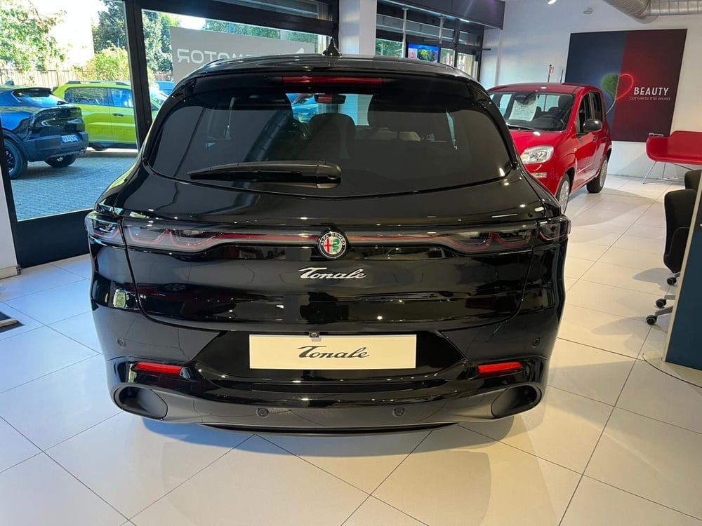 Alfa Romeo Tonale nuova a Milano (8)