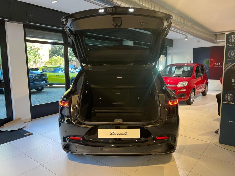 Alfa Romeo Tonale nuova a Milano (9)