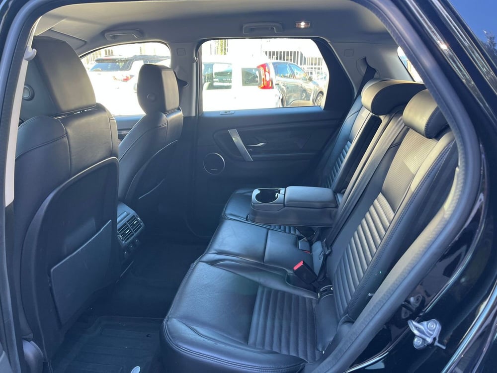 Land Rover Discovery Sport usata a Milano (14)