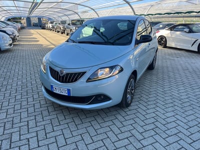 Lancia Ypsilon 1.0 FireFly 5 porte S&amp;S Hybrid Gold Plus del 2023 usata a Milano