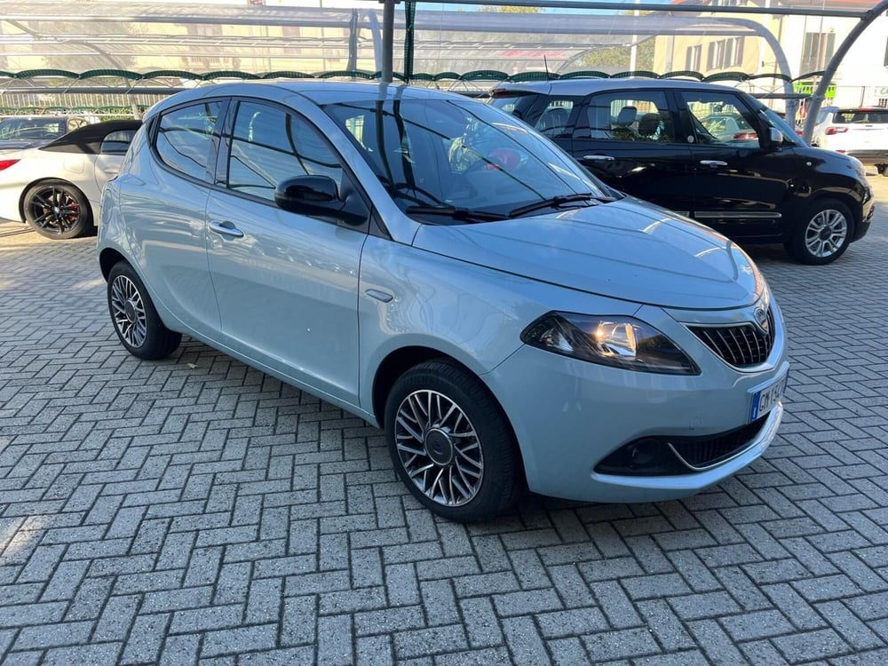 Lancia Ypsilon usata a Milano (3)