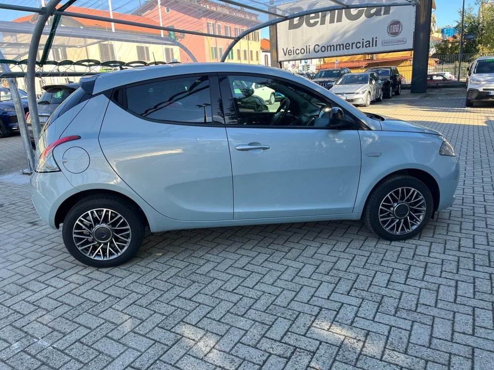 Lancia Ypsilon usata a Milano (4)