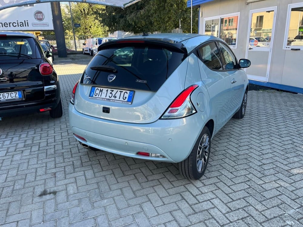 Lancia Ypsilon usata a Milano (6)