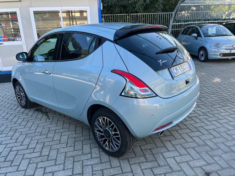 Lancia Ypsilon usata a Milano (7)