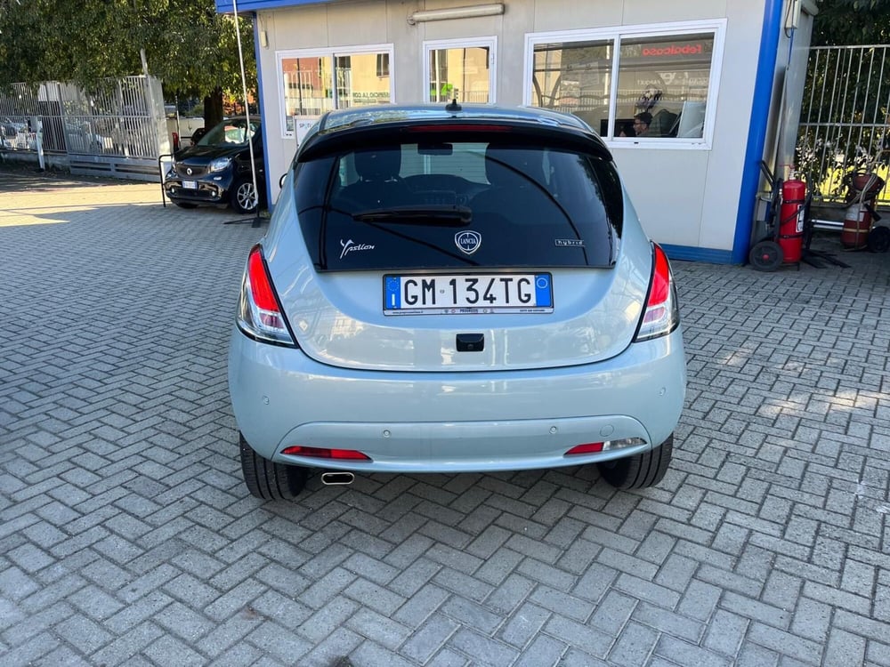 Lancia Ypsilon usata a Milano (8)