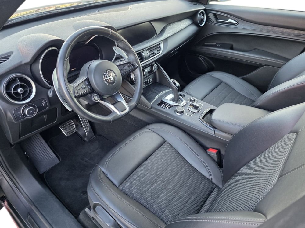 Alfa Romeo Stelvio usata a Pistoia (11)