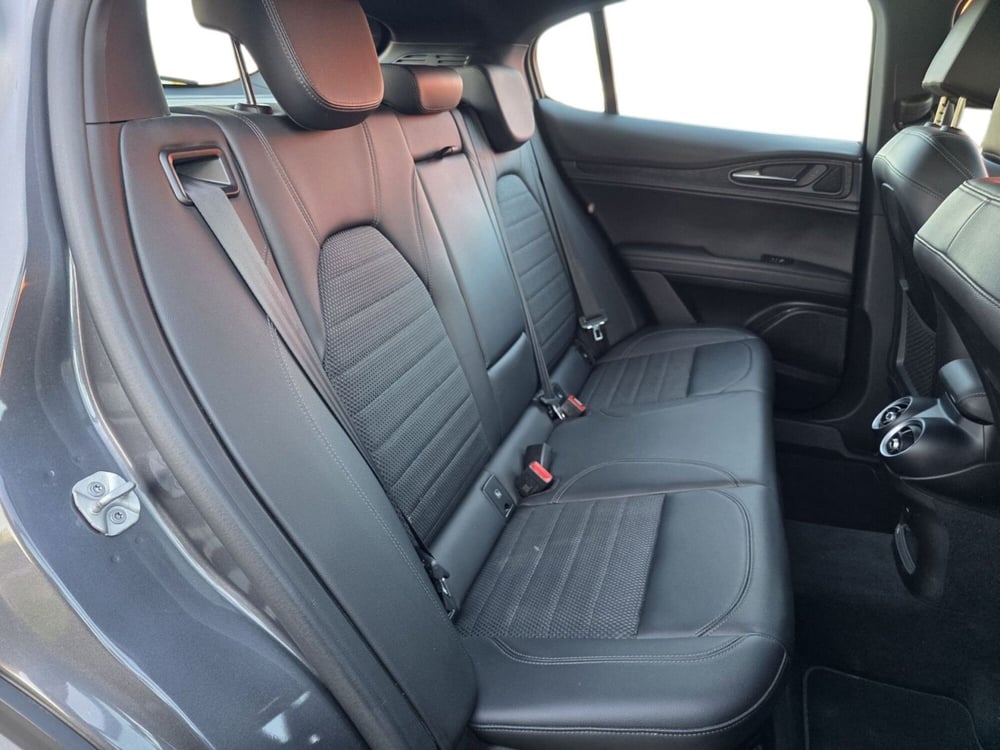 Alfa Romeo Stelvio usata a Pistoia (13)
