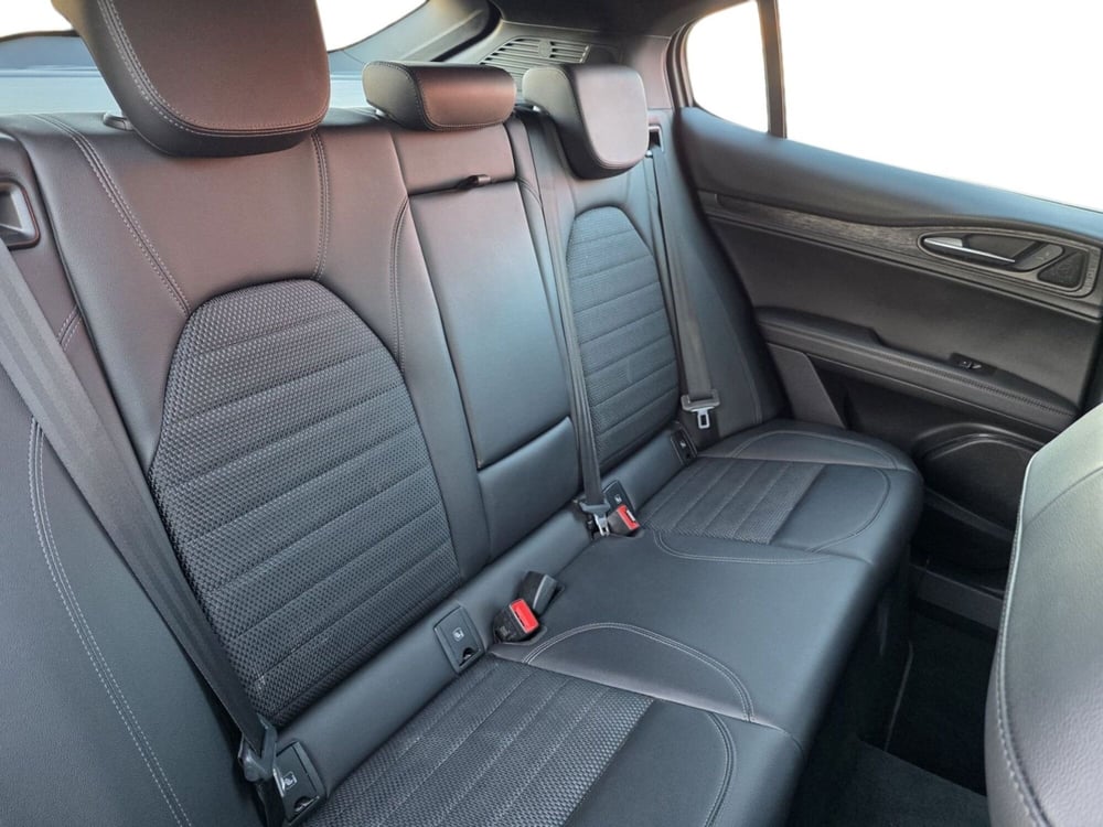 Alfa Romeo Stelvio usata a Pistoia (14)