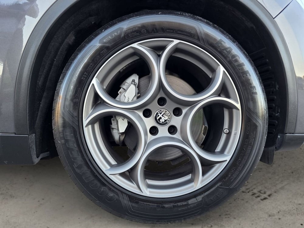Alfa Romeo Stelvio usata a Pistoia (17)