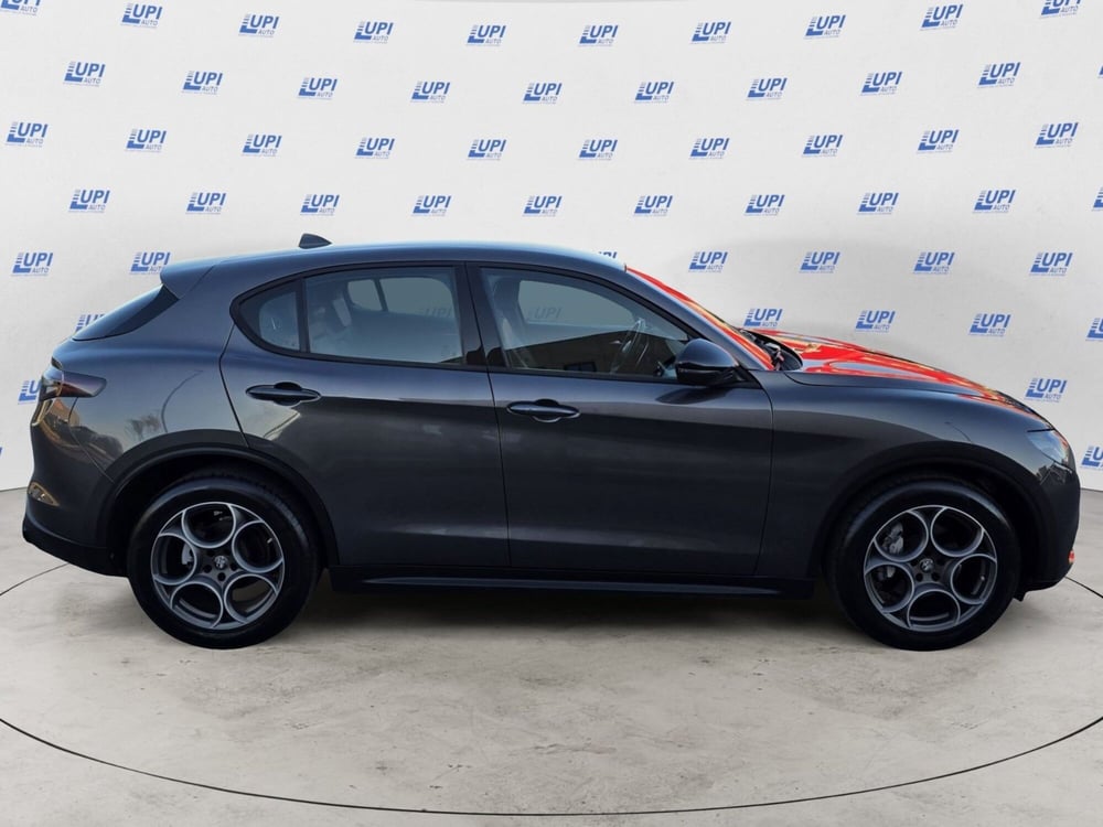 Alfa Romeo Stelvio usata a Pistoia (6)