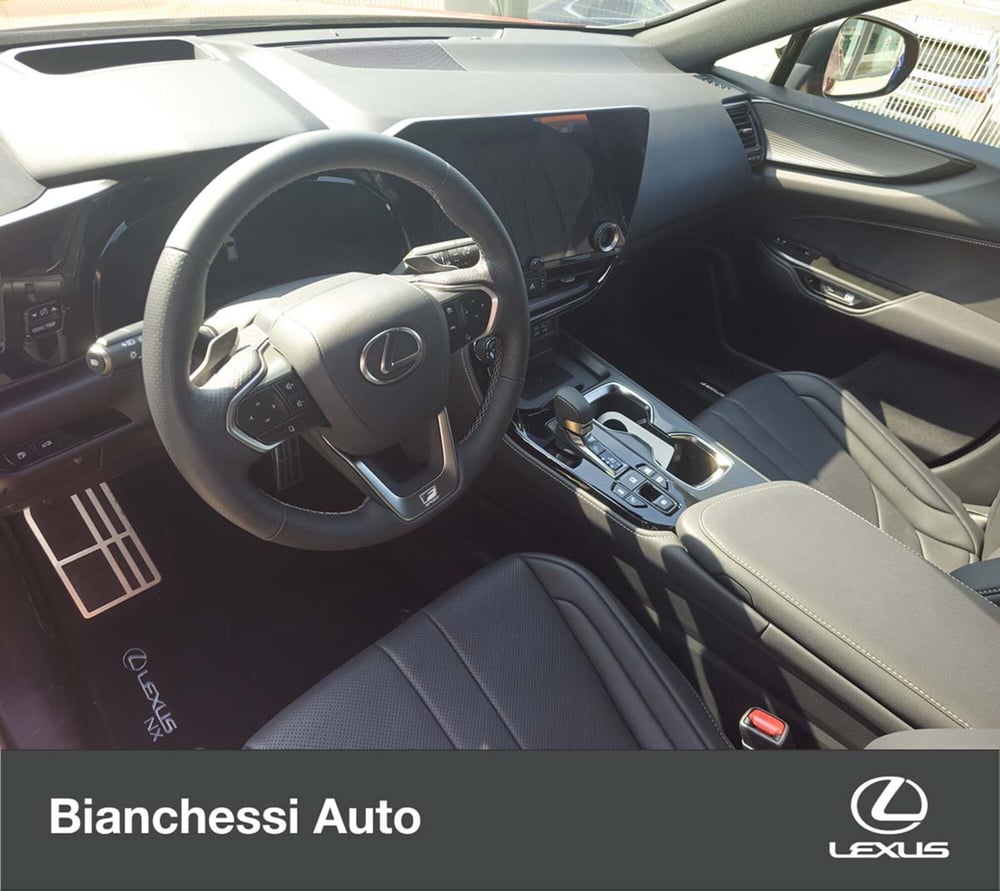 Lexus NX nuova a Cremona (14)