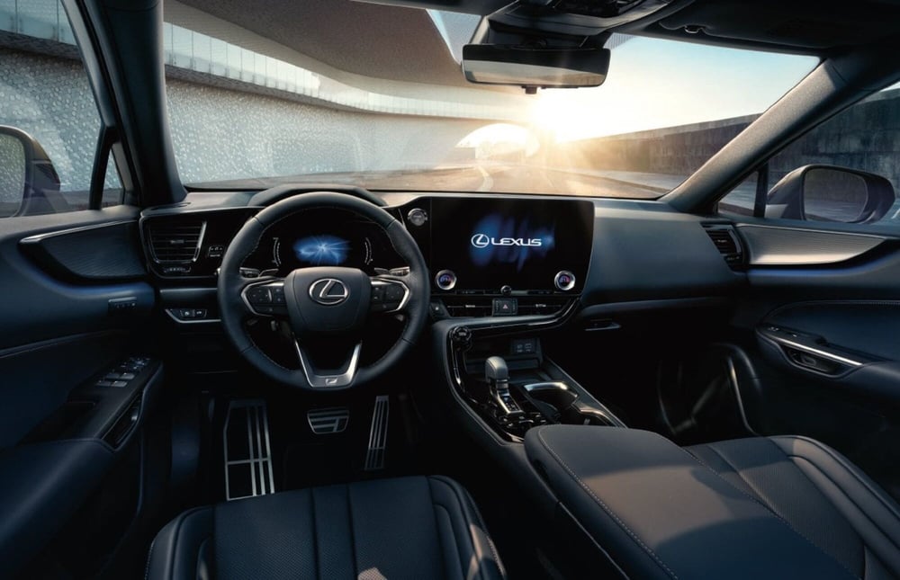 Lexus NX nuova a Cremona (7)