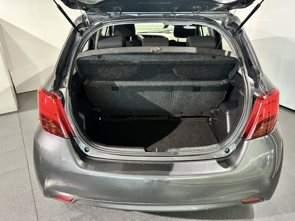 Toyota Yaris usata a Milano (11)