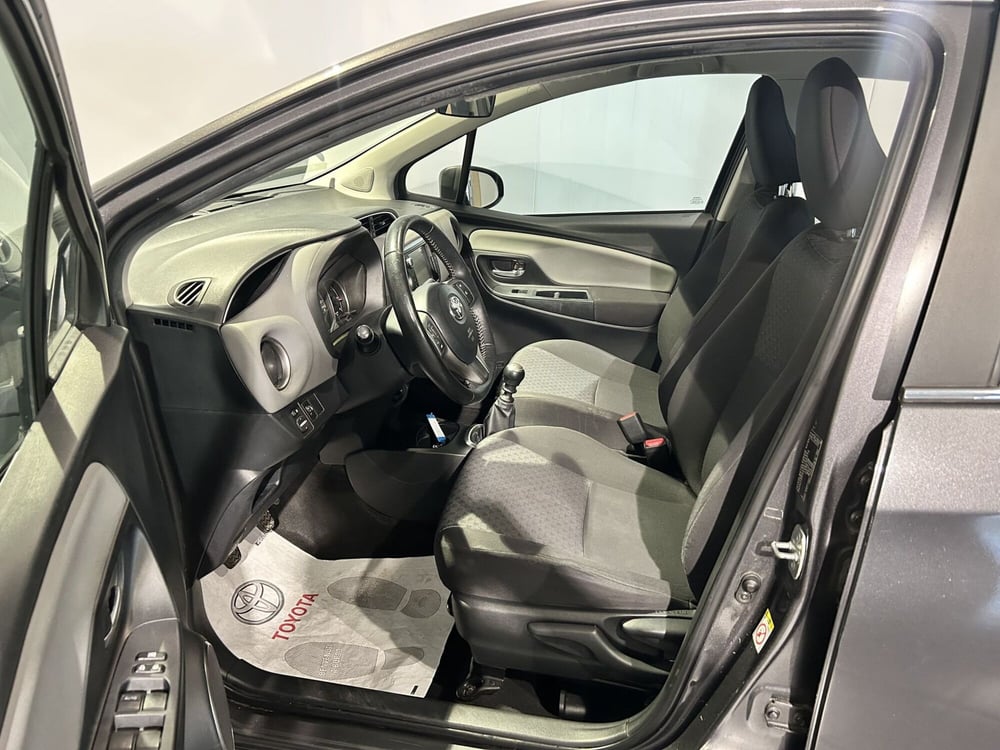 Toyota Yaris usata a Milano (12)