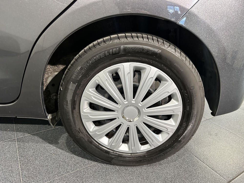 Toyota Yaris usata a Milano (15)