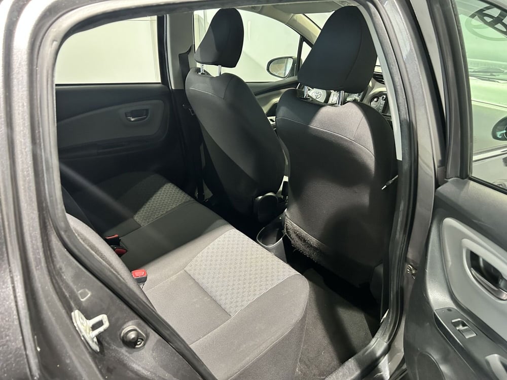 Toyota Yaris usata a Milano (8)