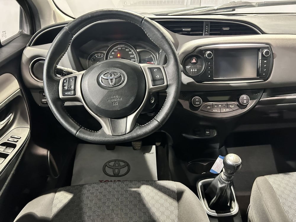 Toyota Yaris usata a Milano (9)