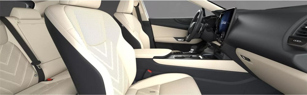 Lexus NX nuova a Cremona (9)