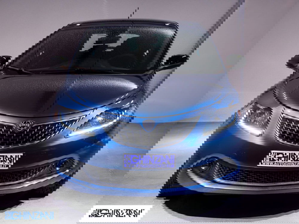 Lancia Ypsilon usata a Bergamo (3)