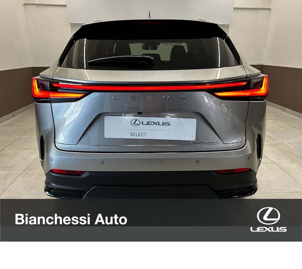Lexus NX nuova a Cremona (5)