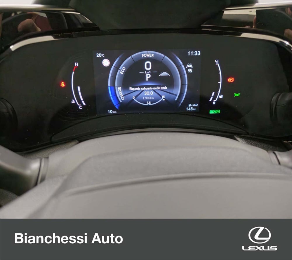 Lexus NX nuova a Cremona (10)