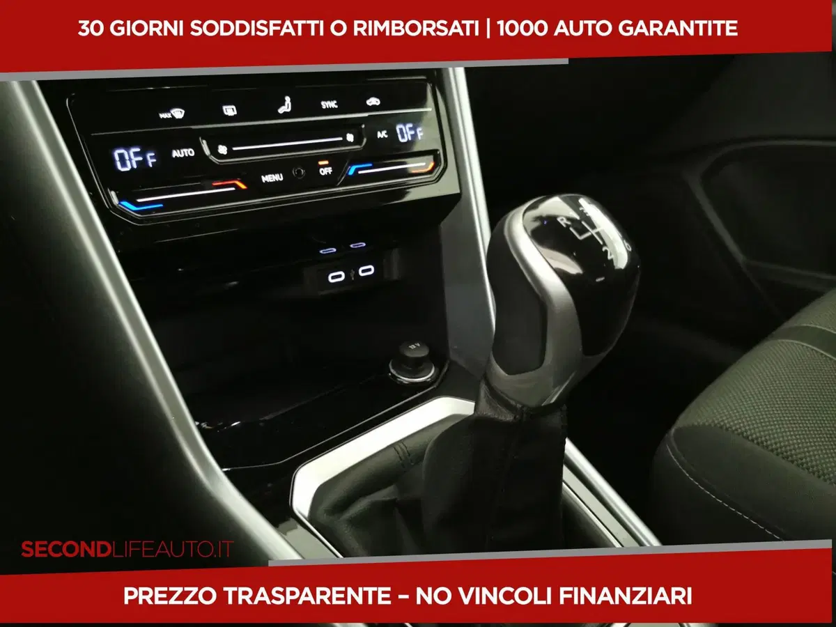 Volkswagen T-Roc usata a Chieti (17)