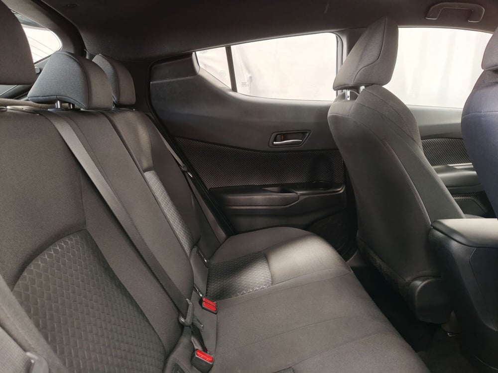 Toyota Toyota C-HR usata a Roma (8)